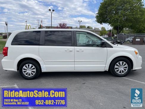 Used 2011 Dodge Grand Caravan Express FWD image 4