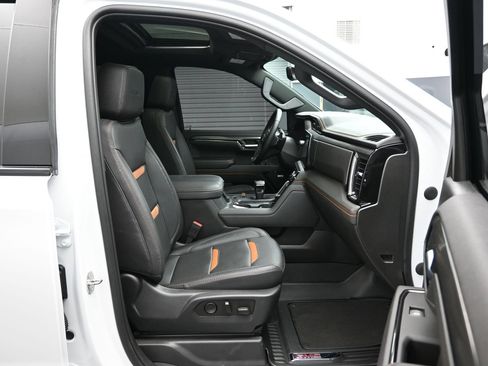 Used 2023 GMC Sierra 1500 AT4 w/ Technology Package AWD/4WD image 13