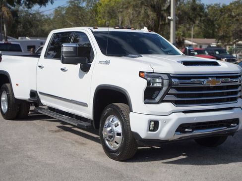 Used 2024 Chevrolet Silverado 3500 High Country w/ Technology Package image 10