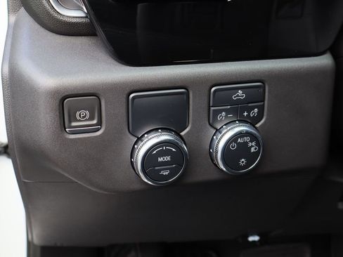 Certified 2023 GMC Sierra 1500 SLE image 11