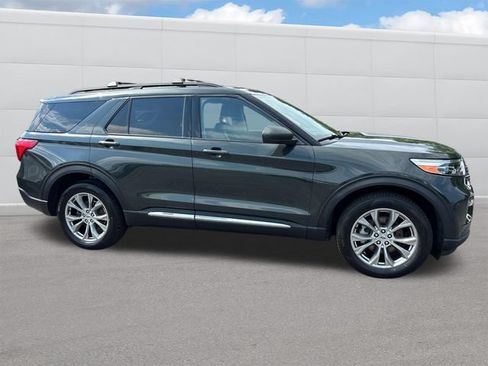 Used 2022 Ford Explorer XLT w/ Equipment Group 202A AWD/4WD image 7
