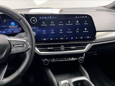 Used 2025 Chevrolet Equinox EV LT w/ Comfort Package AWD/4WD image 5