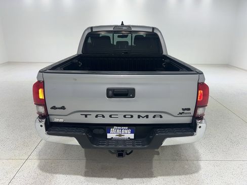 Used 2020 Toyota Tacoma SR5 image 4