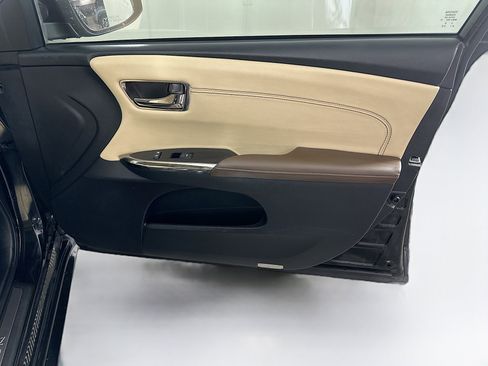 Used 2013 Toyota Avalon Limited image 32