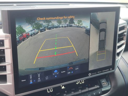 Used 2023 Toyota Tundra Platinum w/ Advanced Package image 17