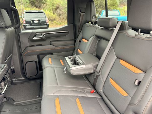New 2026 GMC Sierra 1500 AT4 w/ AT4 Premium Package AWD/4WD image 9