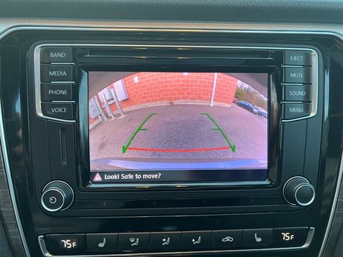 Used 2016 Volkswagen Passat 1.8T SE image 17