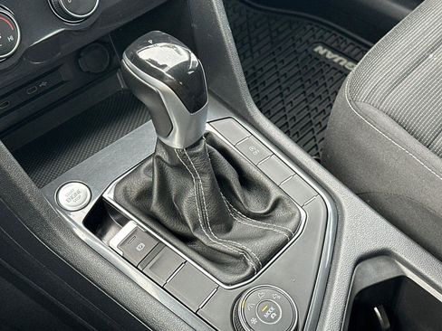 Used 2022 Volkswagen Tiguan S image 23