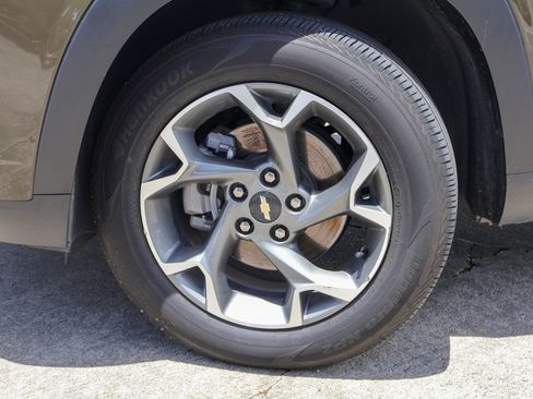 Used 2024 Chevrolet Trax LT w/ Driver Confidence Package FWD image 28