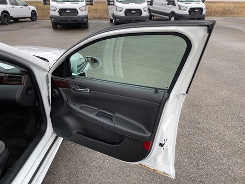 Used 2013 Chevrolet Impala LT image 32