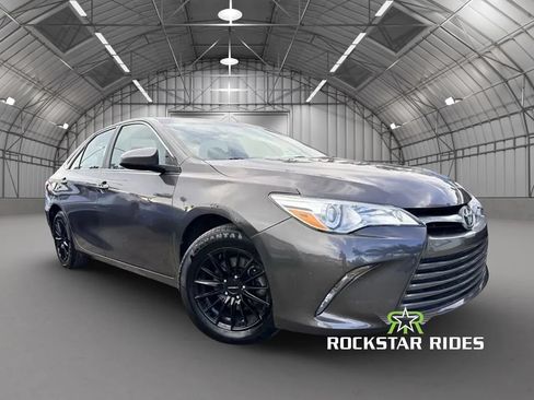 Used 2016 Toyota Camry LE FWD image 8