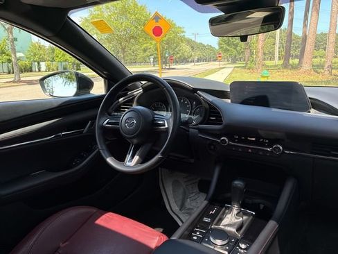 Used 2022 MAZDA MAZDA3 s FWD image 25