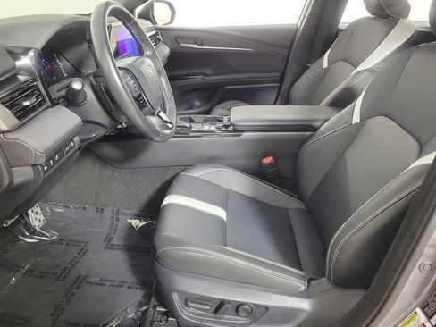 Used 2025 Toyota Camry SE w/ Convenience Package FWD image 19