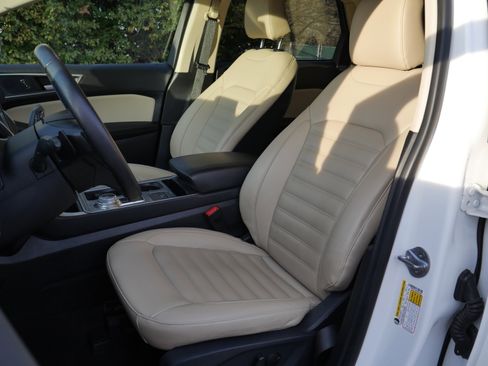 Certified 2024 Ford Edge SEL w/ Convenience Package image 36