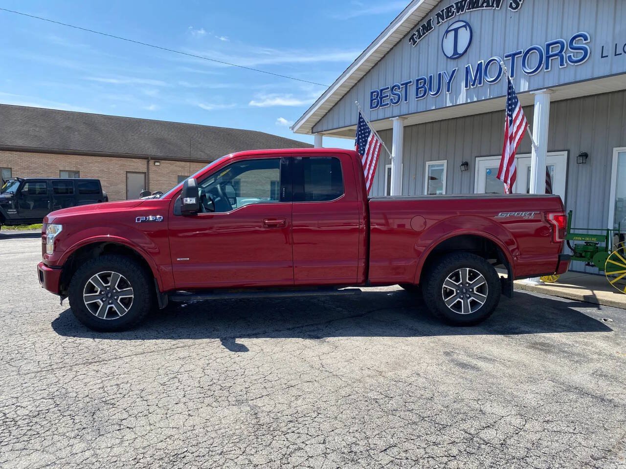 Used 2016 Ford F150 XLT w/ Equipment Group 302A Luxury AWD/4WD image 2
