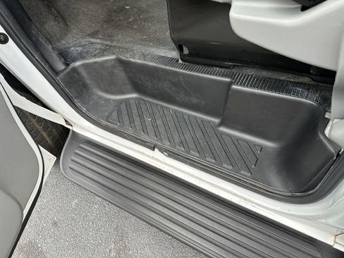 Used 2010 Ford E-350 and Econoline 350 Extended Wagon Super Duty image 20