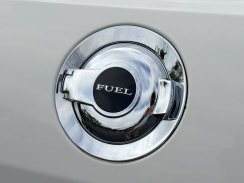 Used 2009 Dodge Challenger SE RWD image 16