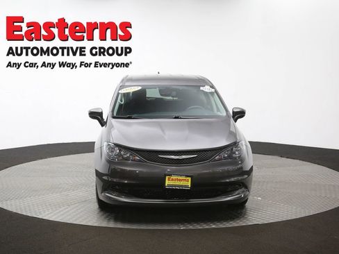 Used 2023 Chrysler Voyager LX image 52