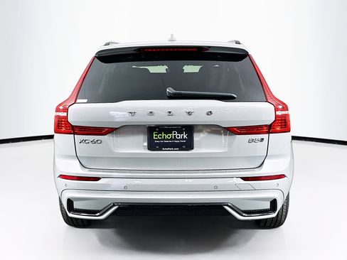 Used 2024 Volvo XC60 B5 Plus w/ Protection Package Premier image 7