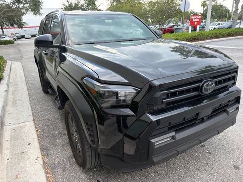 Used 2025 Toyota 4Runner SR5 AWD/4WD image 8