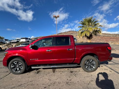 Used 2022 Nissan Titan Platinum Reserve w/ Moonroof Package image 2