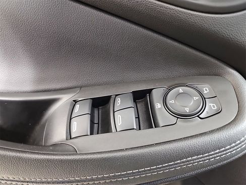 Used 2024 Buick Encore GX Preferred image 32