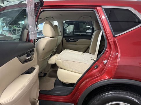 Used 2019 Nissan Rogue SV AWD/4WD image 22