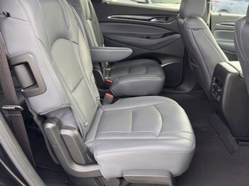 Used 2024 Buick Enclave Premium image 12