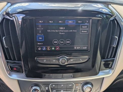 Used 2023 Chevrolet Traverse LS FWD image 18