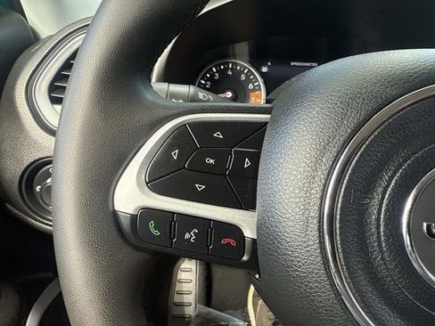 Used 2021 Jeep Renegade Latitude image 28