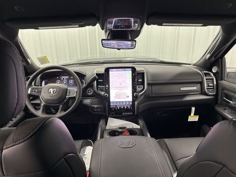 New 2026 RAM 2500 Laramie AWD/4WD image 15