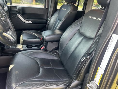 Used 2014 Jeep Wrangler Unlimited Rubicon AWD/4WD image 17