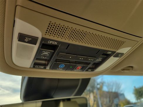 Used 2020 Acura MDX FWD w/ Technology Package image 24