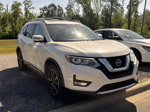 Used 2018 Nissan Rogue SL w/ Premium Package image 2