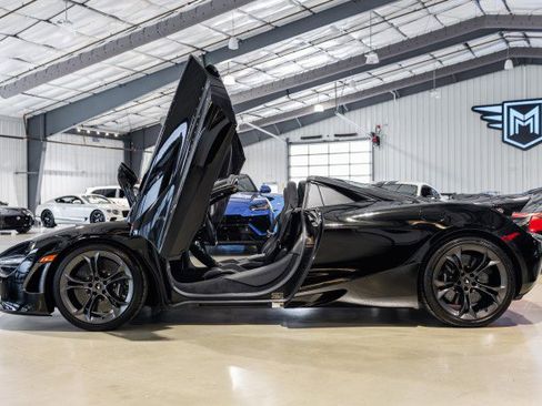 Used 2020 McLaren 720S Spider RWD image 3