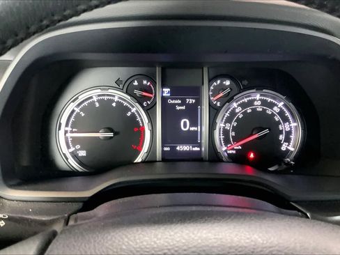 Used 2024 Toyota 4Runner TRD Off-Road AWD/4WD image 17