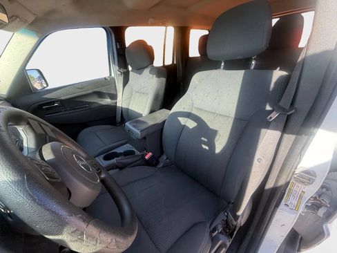 Used 2012 Jeep Liberty Sport RWD image 3