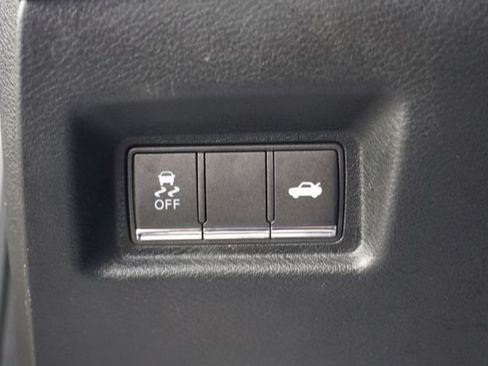 Used 2017 INFINITI Q60 3.0t w/ Cargo Package RWD image 34