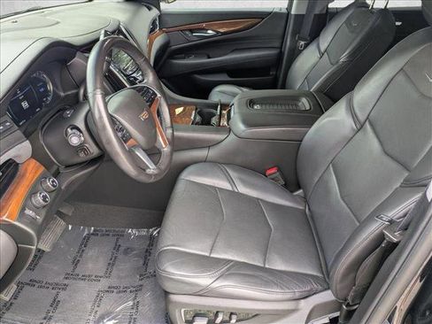 Used 2019 Cadillac Escalade Luxury AWD/4WD image 17
