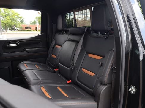 Used 2024 GMC Sierra 1500 AT4 w/ Technology Package AWD/4WD image 34