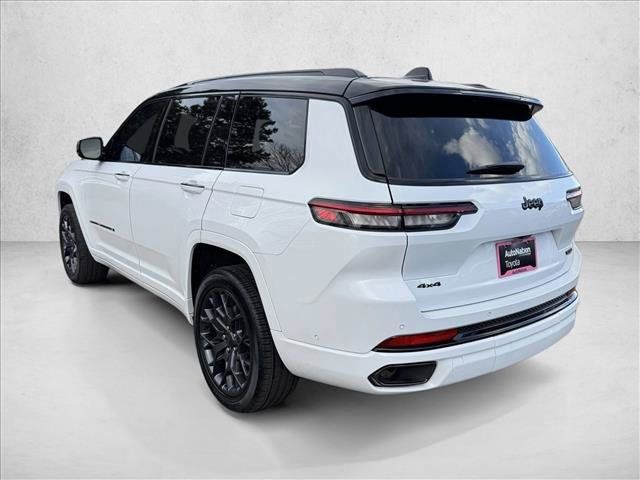 Used 2025 Jeep Grand Cherokee L Summit AWD/4WD image 5
