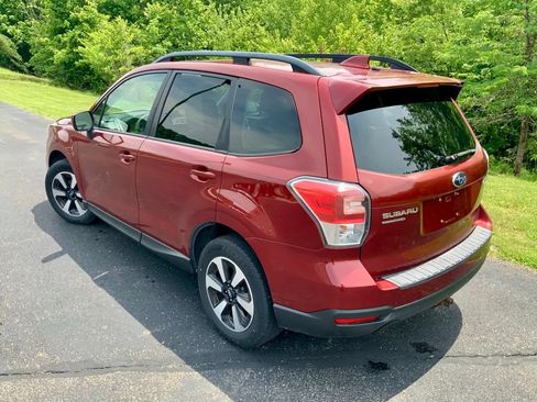 Used 2017 Subaru Forester 2.5i Premium AWD/4WD image 11