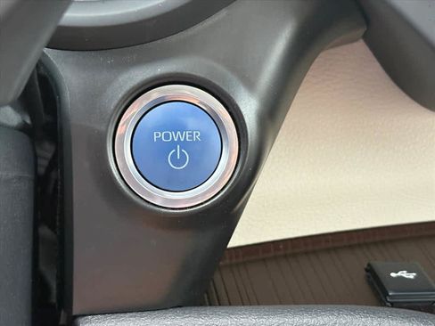 Used 2024 Toyota Sienna XLE FWD image 15