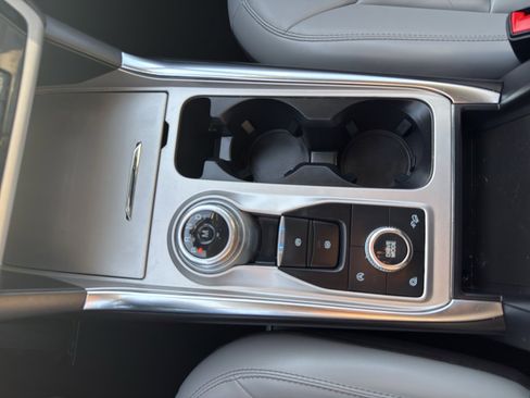 Used 2021 Ford Explorer XLT w/ Equipment Group 202A image 22