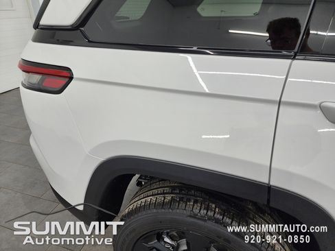 New 2025 Jeep Grand Cherokee Limited w/ Luxury Tech Group II image 33