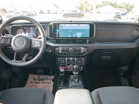 Certified 2024 Jeep Gladiator Rubicon w/ Technology Group image 29