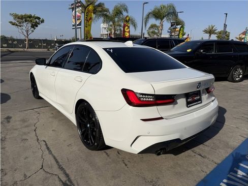 Used 2022 BMW 330i Sedan w/ M Sport Package RWD image 4