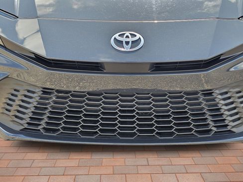 Used 2025 Toyota Camry SE w/ Convenience Package FWD image 3