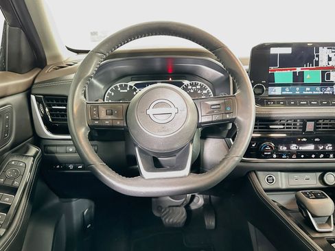 Used 2023 Nissan Rogue SL w/ SL Premium Package FWD image 18