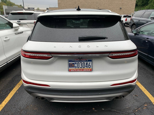 Used 2022 Lincoln Corsair AWD w/ Premium Package image 3